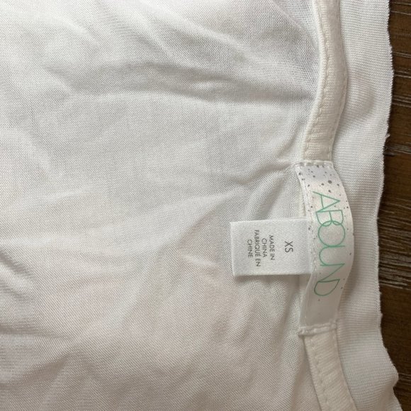 🦄 NEW! Abound XS Washed V-Neck Hi-Lo Tee - Picture 8 of 8